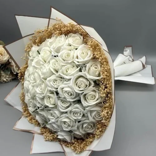 Kırmızı ve Beyaz Gül Buketleri